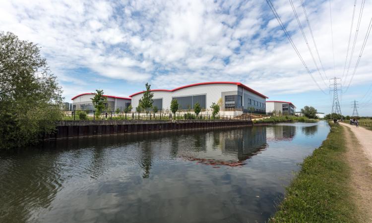 Netflix lease speculative units at SEGRO Park Enfield
